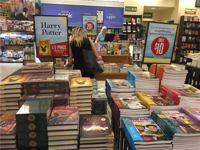 探访巴诺书店:美国最大的连锁书店被数字化“革了命”?|巴诺书店|电商|亚马逊_新浪新闻